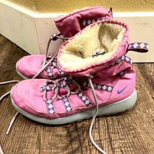 Nike Girl's Snow Ankle Boots Pink Purple Winter (6Y)